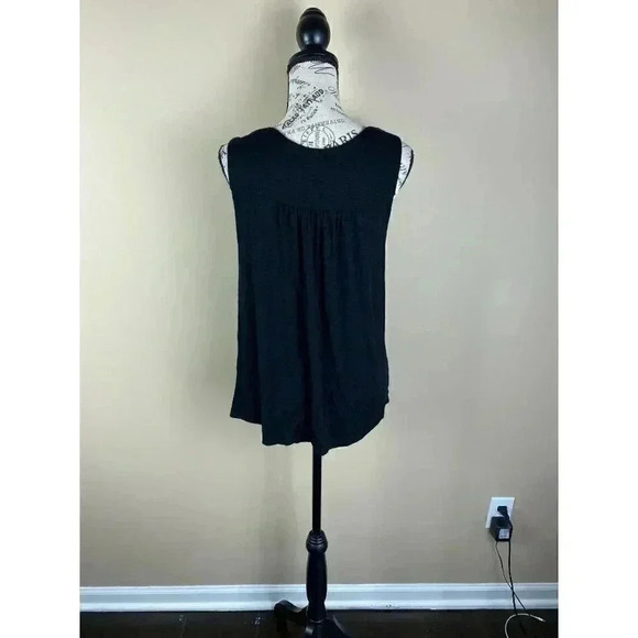 3/$25 Bundle of  Women's  Tee shirt-size M - Picture 8 of 10